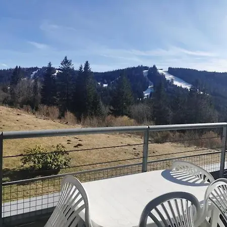 Vue Sur Pistes De Ski Gouttridos *